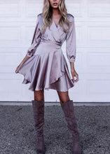 Carregar imagem no visualizador da galeria, Vestido Envelope Transpassado Curto de Cetim - Frete Gratis