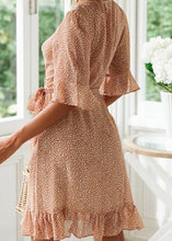 Carregar imagem no visualizador da galeria, Vestido Transpassado Envelope Curto Estampado com Babado - Frete Gratis