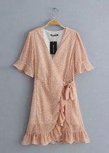 Carregar imagem no visualizador da galeria, Vestido Transpassado Envelope Curto Estampado com Babado - Frete Gratis