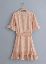 Carregar imagem no visualizador da galeria, Vestido Transpassado Envelope Curto Estampado com Babado - Frete Gratis