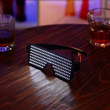Carregar imagem no visualizador da galeria, Óculos Retrô LED