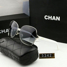 Carregar imagem no visualizador da galeria, Óculos Feminino Oversized Retro UV400