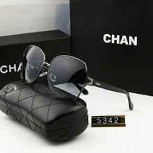 Carregar imagem no visualizador da galeria, Óculos Feminino Oversized Retro UV400